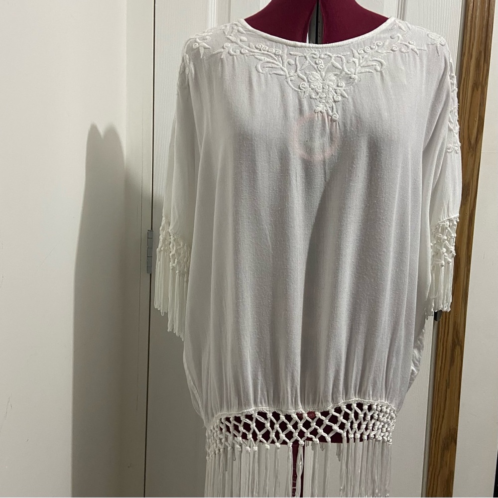 Raviya White Embroidered Fringe Blouse